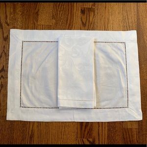 COPY - Sferra placemat/napkins Acanthus white set of 4